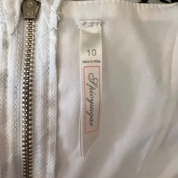 Elegant Geometric Backless Dress - Picture 4 of 5